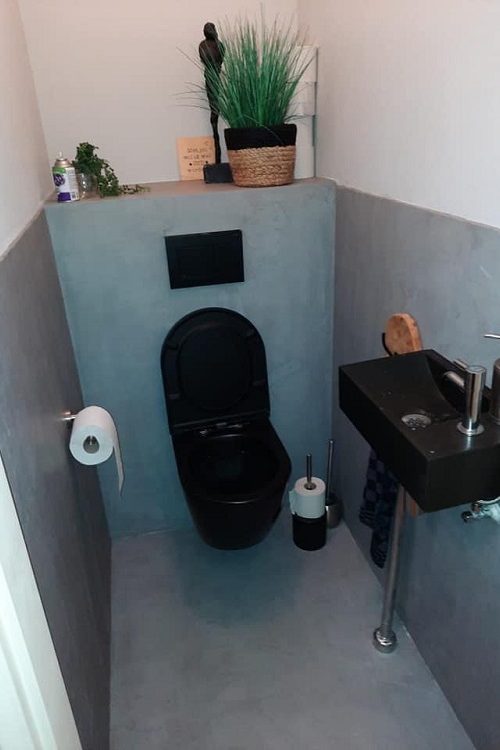 Beton-Cire-toilet-renovatie-klaar-500x750